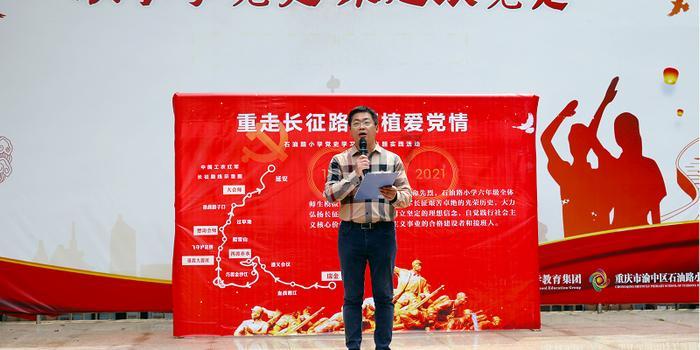 琳娜整理房间